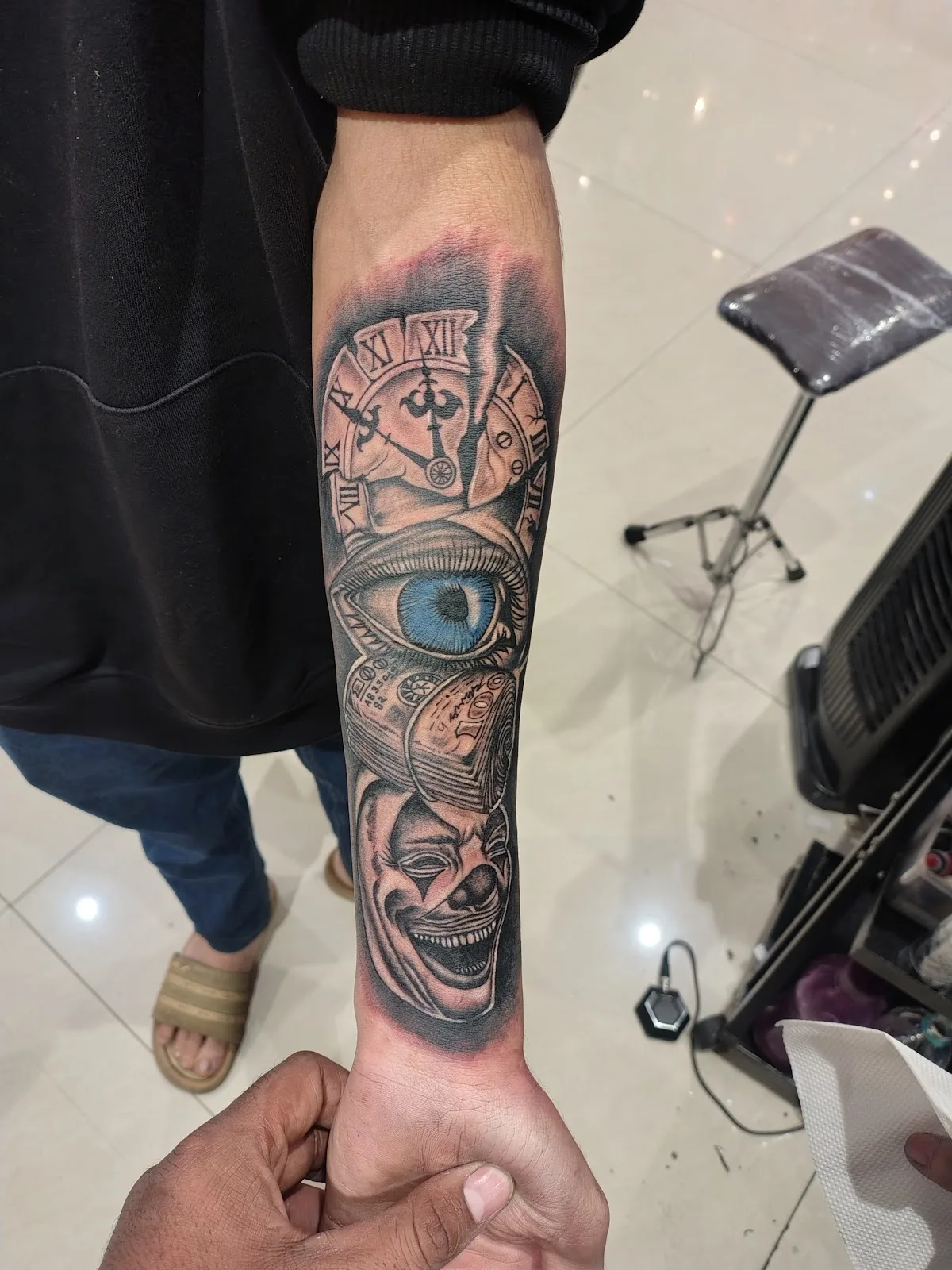 skull tattoo studio