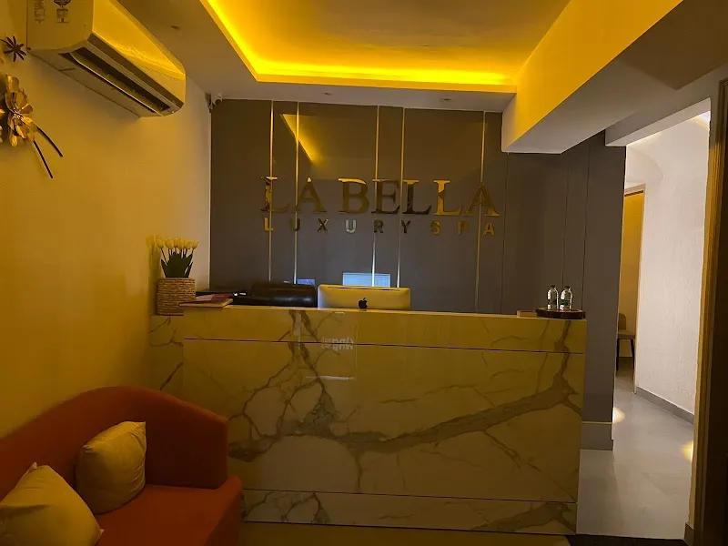 La Bella Luxury Spa South Extension