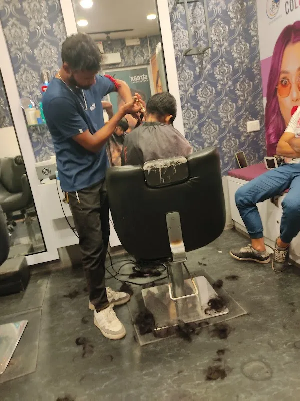 ALIBI'S UNISEX SALON