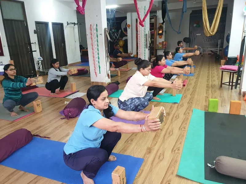 Best Yoga Classes in Jaipur - VYS Academy