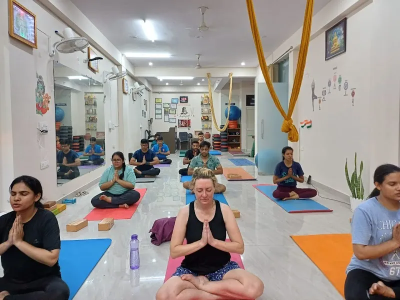 Best Yoga Classes in Jaipur - VYS Academy