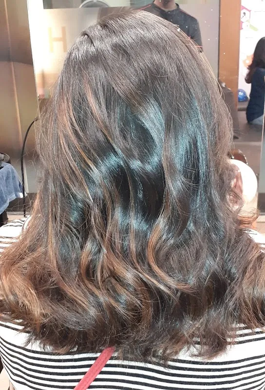 YLG Salon / RT Nagar