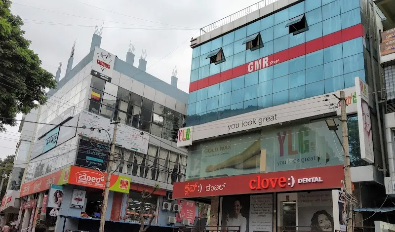 YLG Salon / RT Nagar