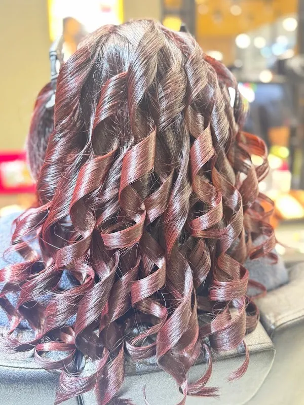 YLG Salon / RT Nagar