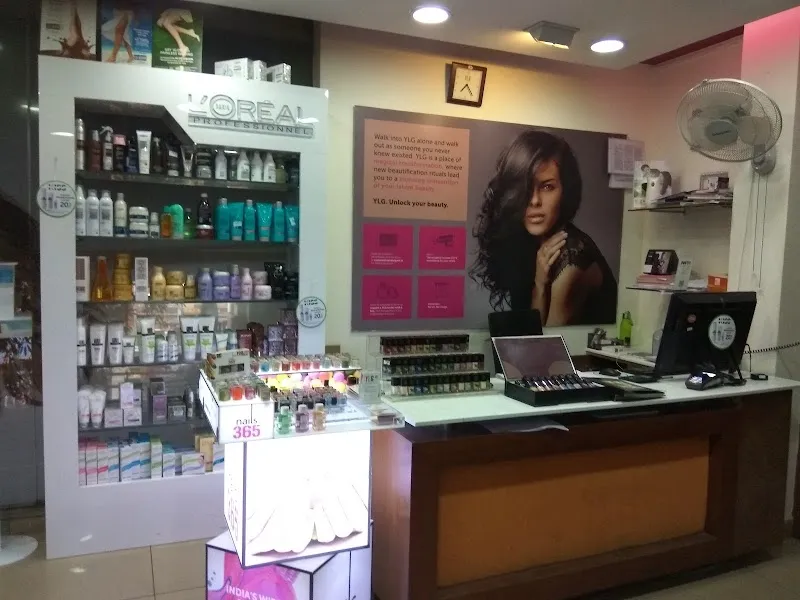 YLG Salon / RT Nagar