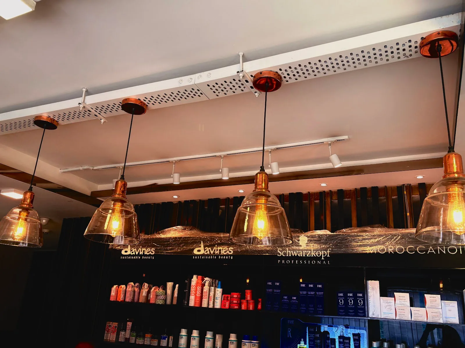 Bounce Salons, Banjara Hills