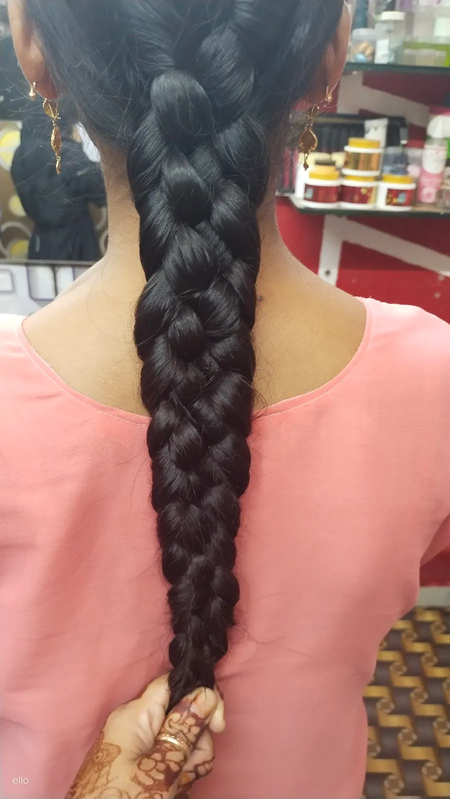 Gulnar Beauty Parlour & Training Center