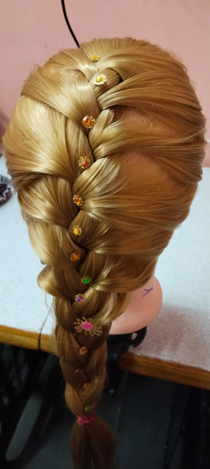 Gulnar Beauty Parlour & Training Center