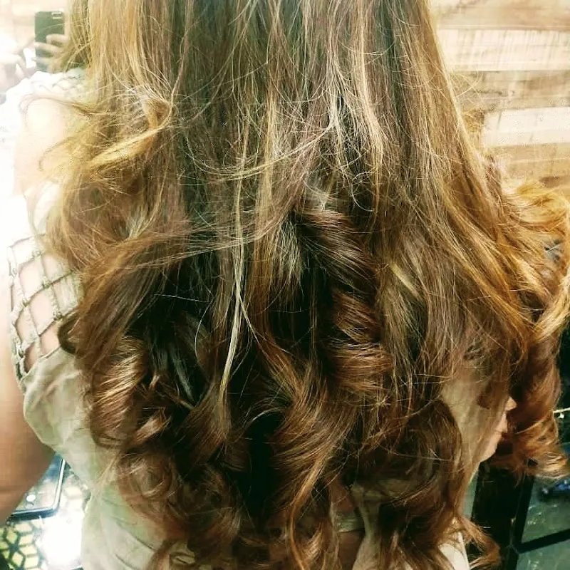 Eliza unisex Salon