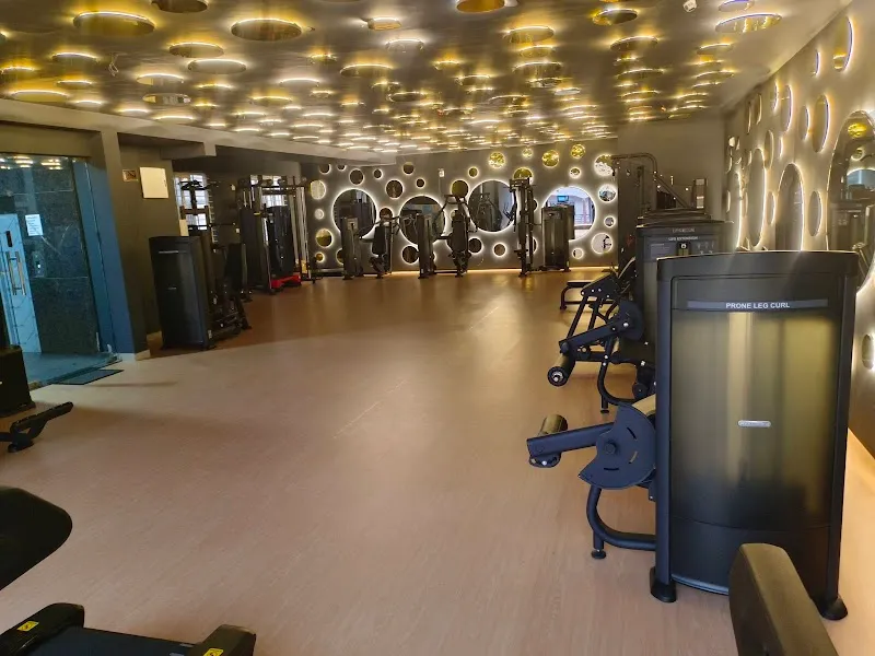 HELLO DANCE STUDIO & FITNESS GYM