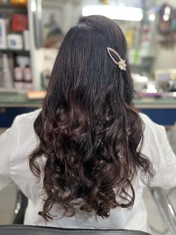 VIVA SALON & ACADEMY