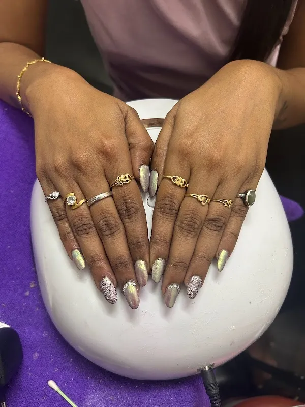 VIVA SALON & ACADEMY
