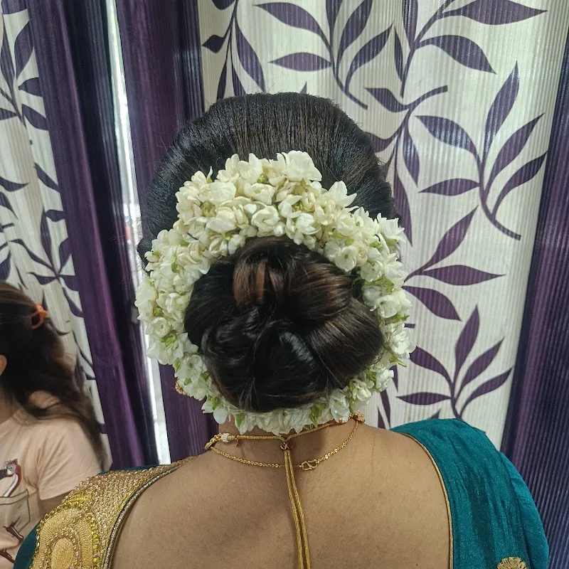 VIVA SALON & ACADEMY