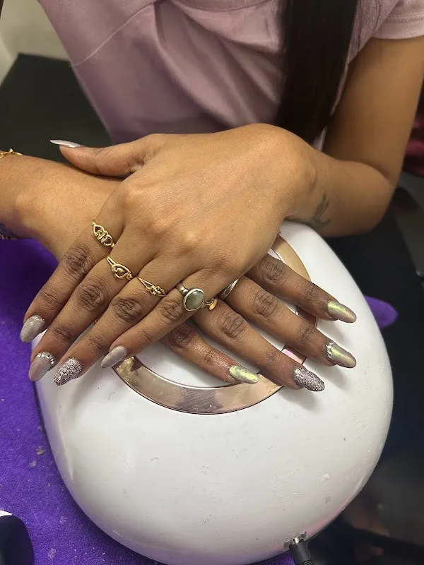 VIVA SALON & ACADEMY