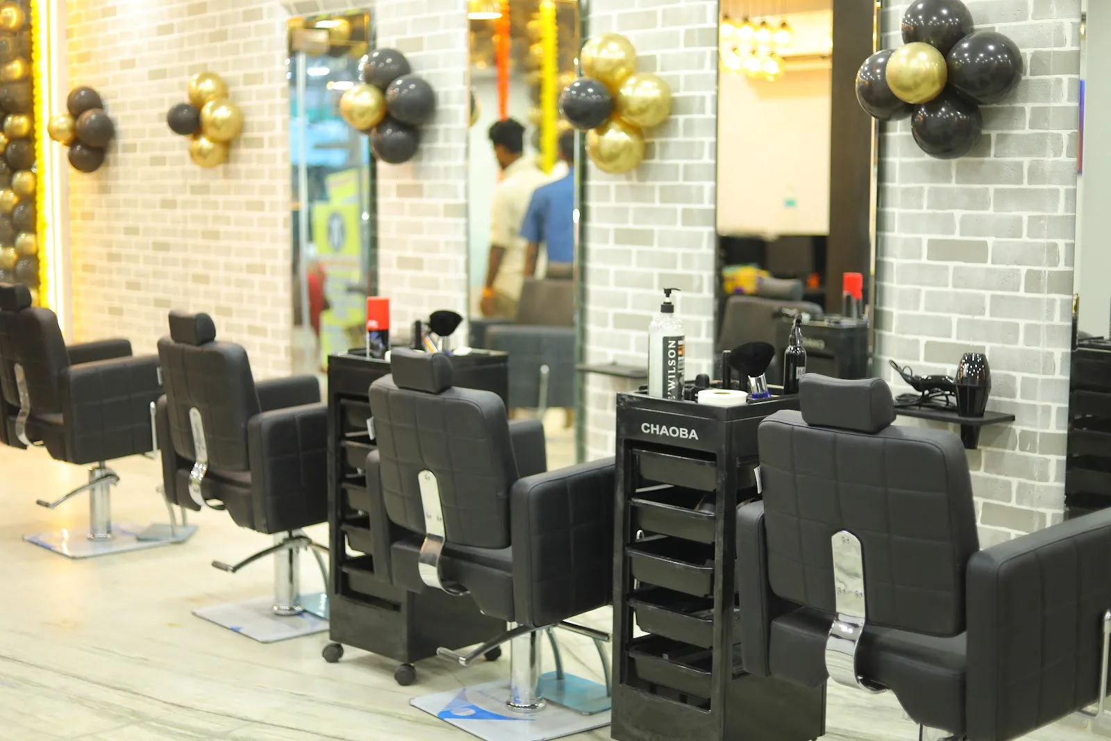 CUTS & COMB Salon Perambur