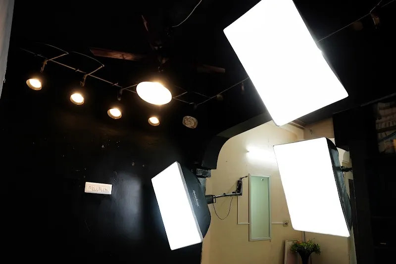 SR PHOTO STUDIO
