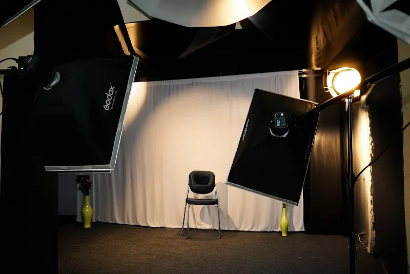 SR PHOTO STUDIO