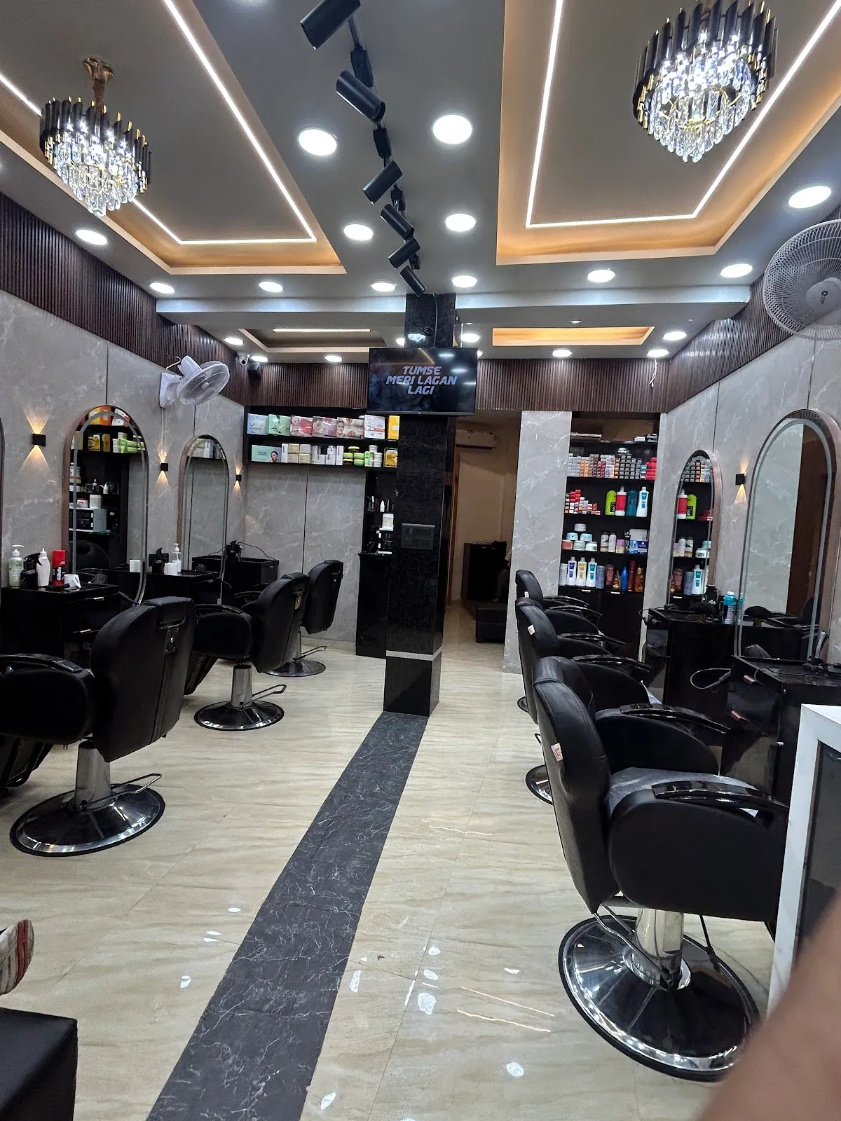 Wings Unisex Salon