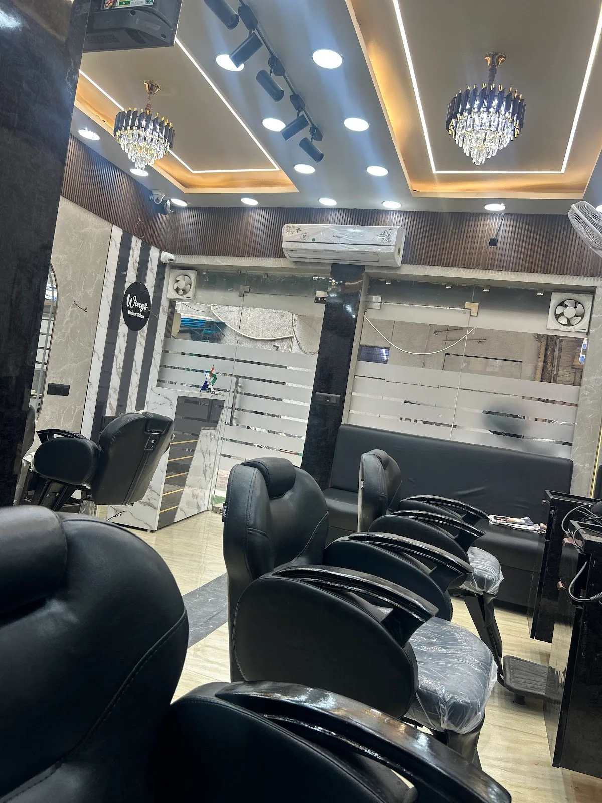 Wings Unisex Salon