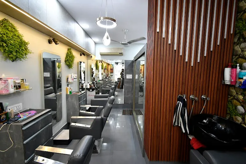Shringhar Beauty Parlour & Training Centre