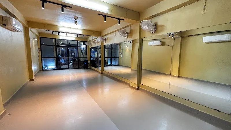 Dancer's Garage