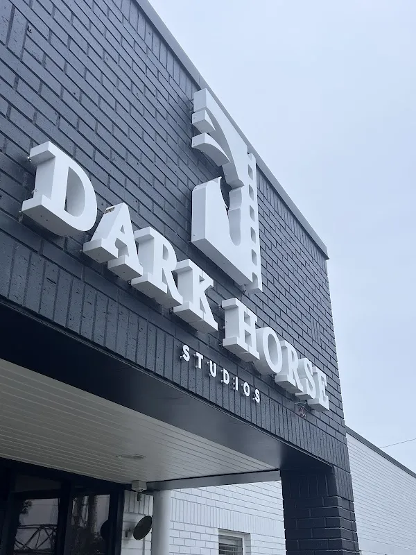 Dark Horse Stages