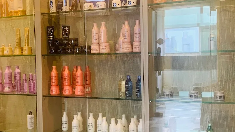 Bubbles Hair and Beauty Salon - Guntur