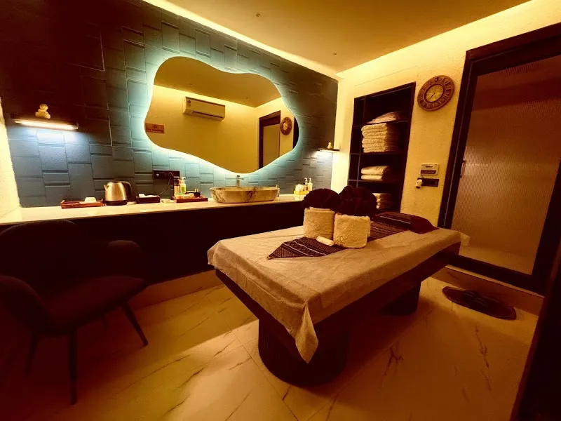 Tuscan luxury spa | Spa in model town,spa in model town 2