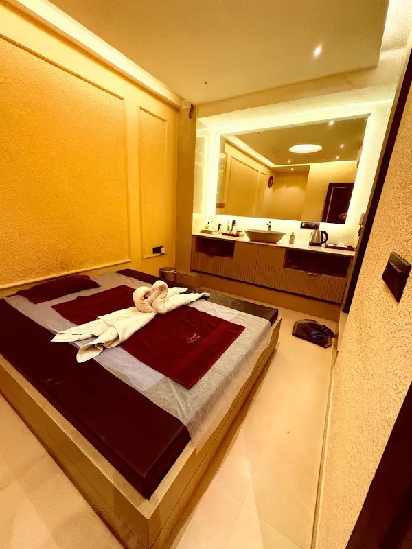 Tuscan luxury spa | Spa in model town,spa in model town 2
