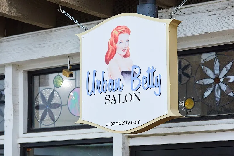 Urban Betty Salon 38th