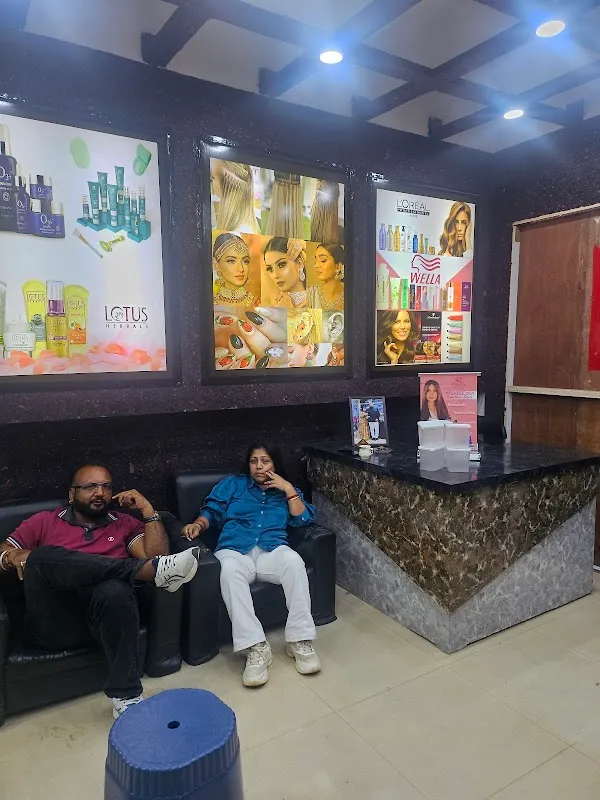 Black Hair Unisex Salon - Best wedding parlour in Bhubaneswar