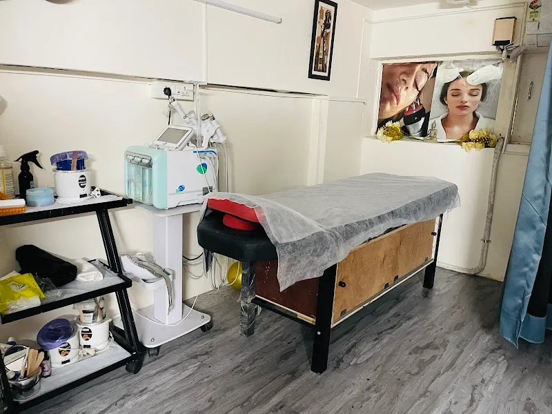 ANY Unisex Salon | Beauty Salon in Thane | Makeup Artist in Thane | Nail Artist in Thane | Hairdresser in Thane
