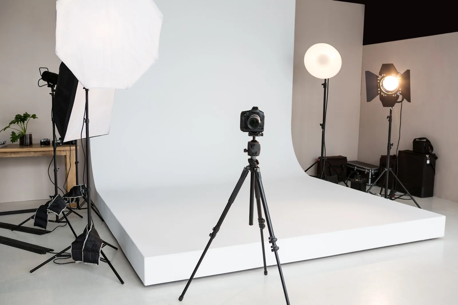 Fpoint7 Media Production - Best Product Photography | Ad film | Branding Content Studio in Surat.