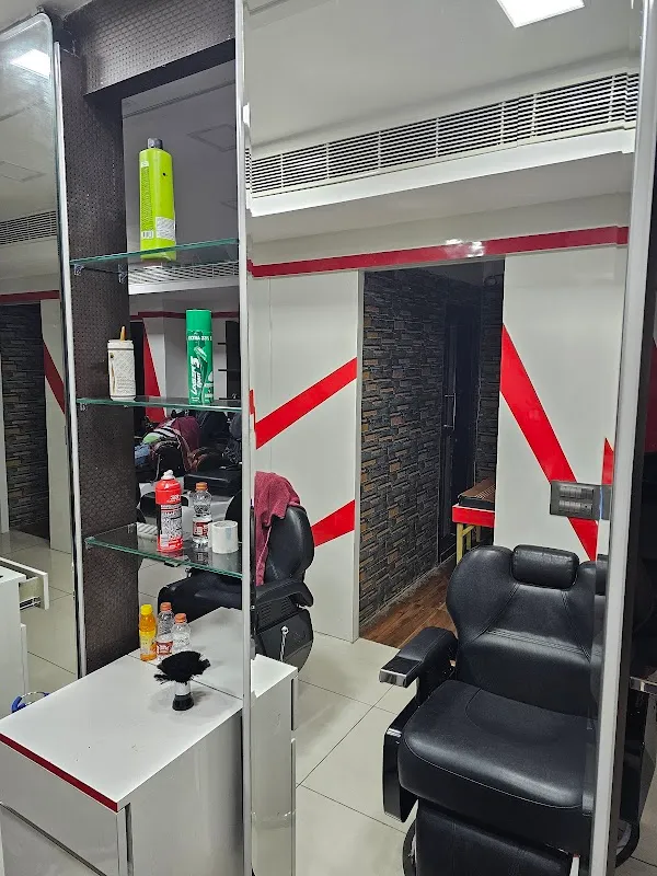 Royal Touch Beauty Salon&spa For Men&women