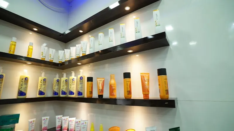 Royal Touch Beauty Salon&spa For Men&women