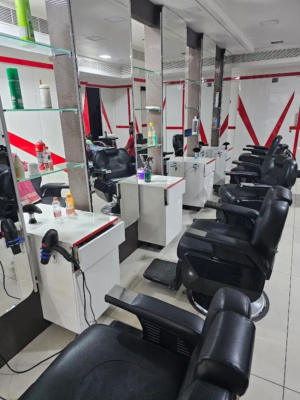 Royal Touch Beauty Salon&spa For Men&women