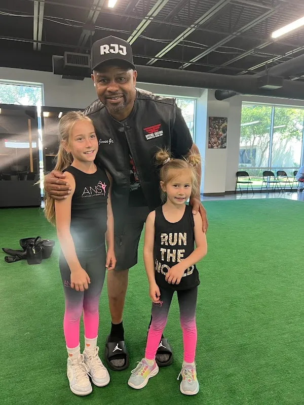 RJJ BOXING + FITNESS