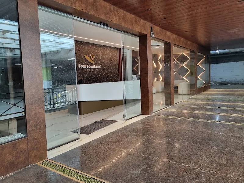 Four Fountains De-Stress Spa