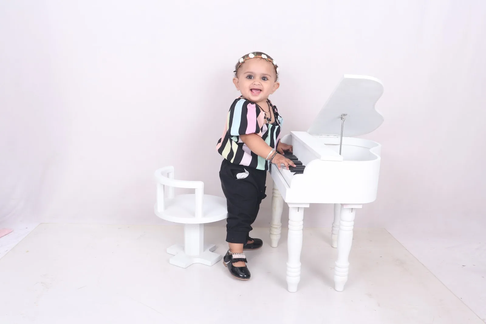 Radhika Photo Studio Kamrej