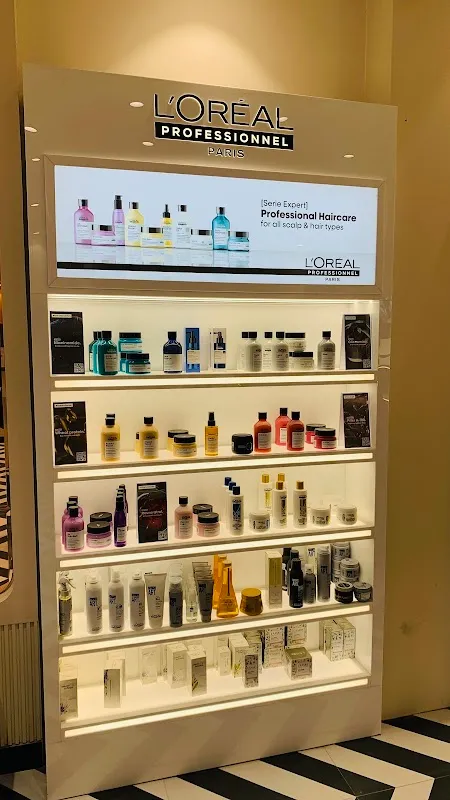 Looks Salon
