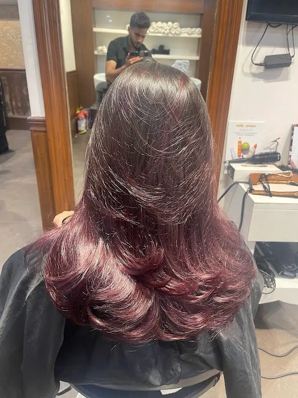 Looks Salon