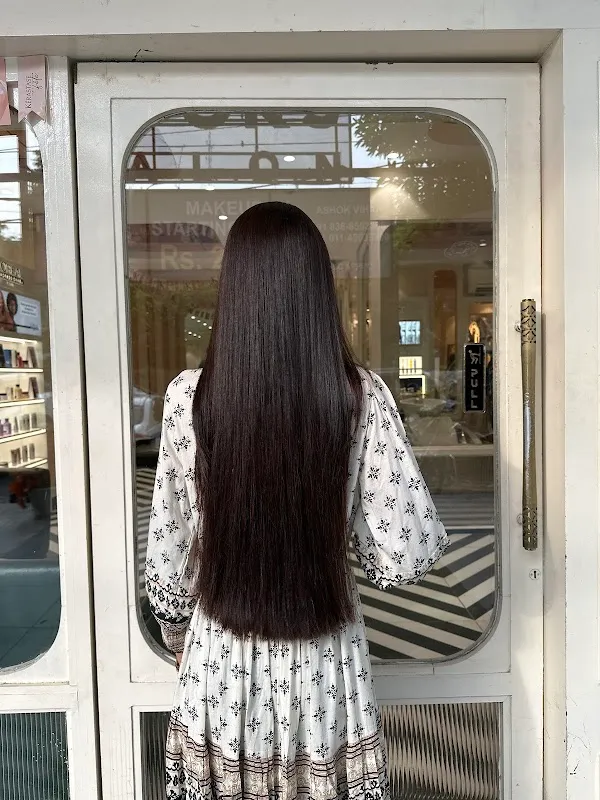 Looks Salon