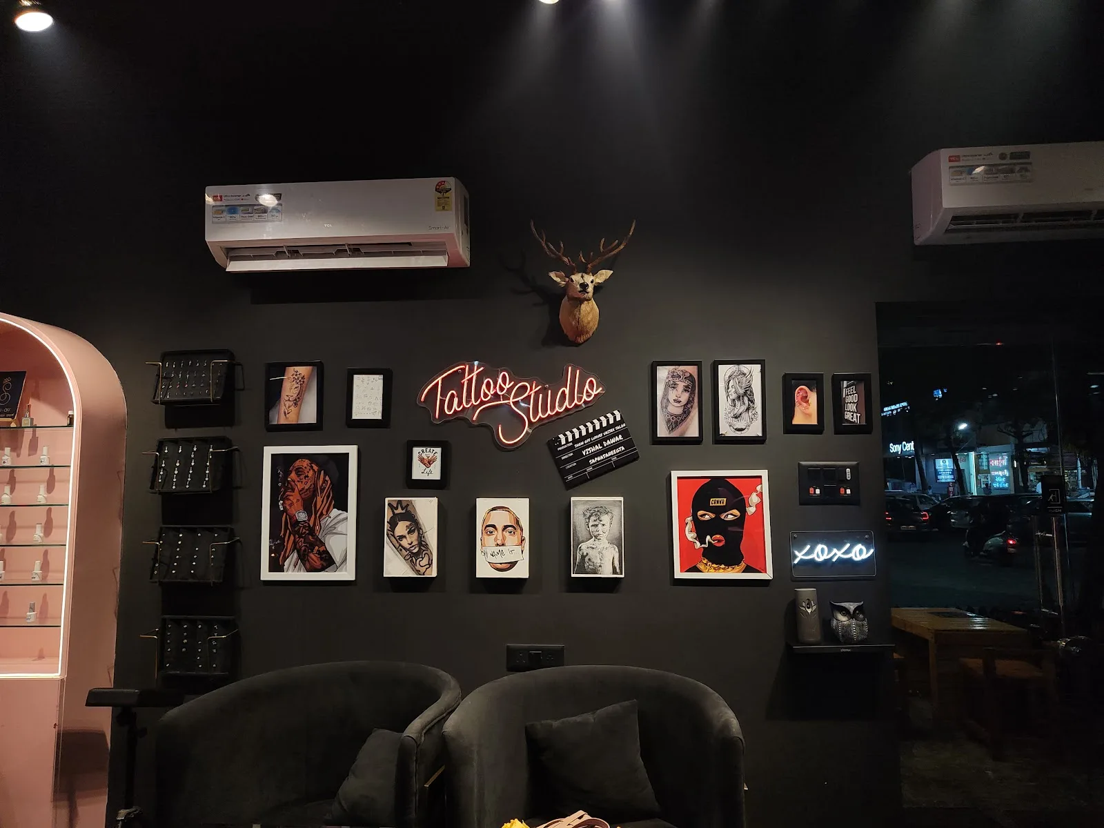 show off luxury unisex salon