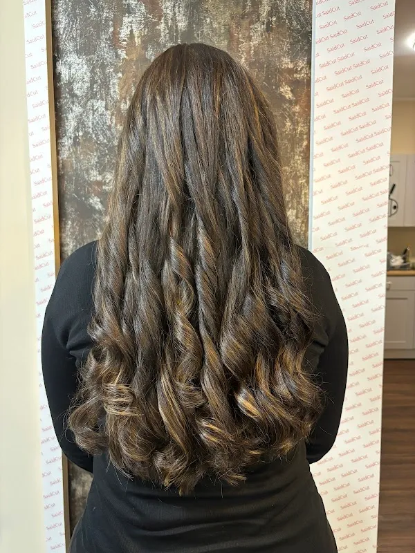 E&R HairLounge
