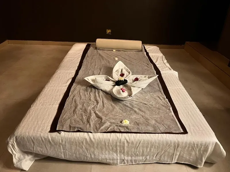 Spa Cave Nigdi, Pimpri-Chinchwad