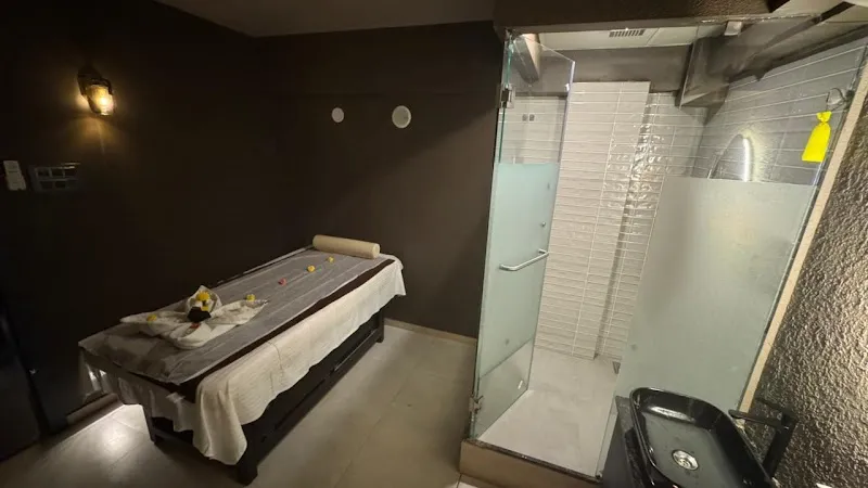 Spa Cave Nigdi, Pimpri-Chinchwad