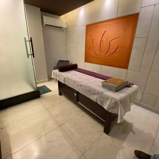 Glow Massage Spa Esplanade