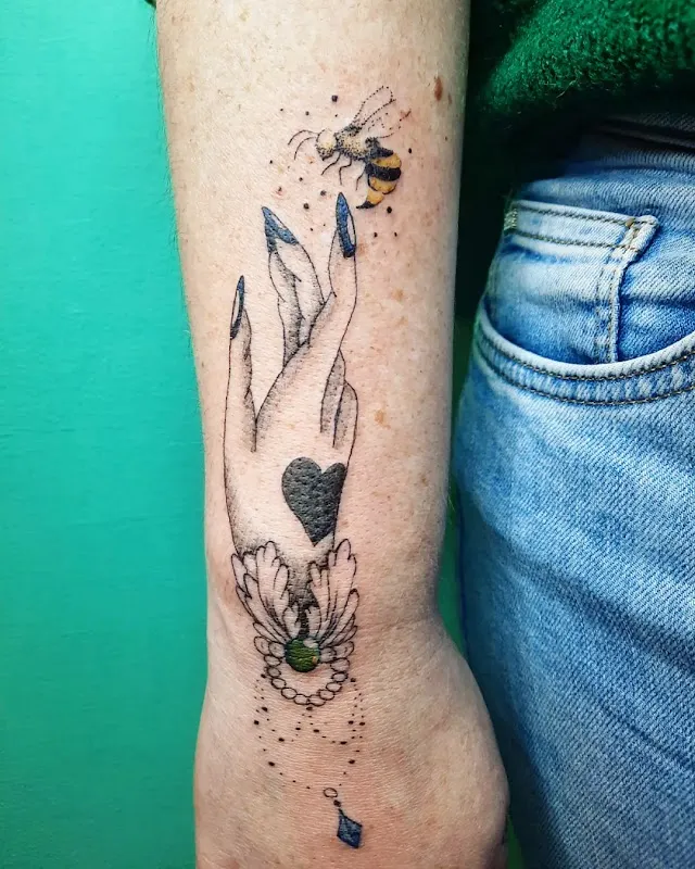 The Red Garden TATTOO SHOP