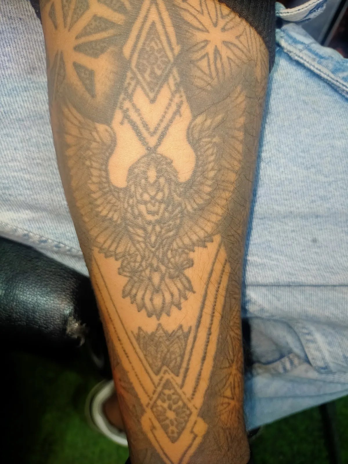 Black ink tattooz & piercing