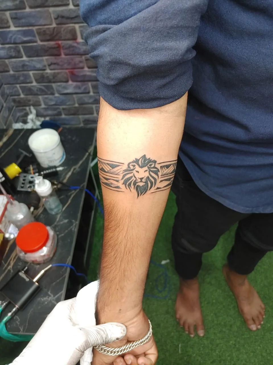 Black ink tattooz & piercing